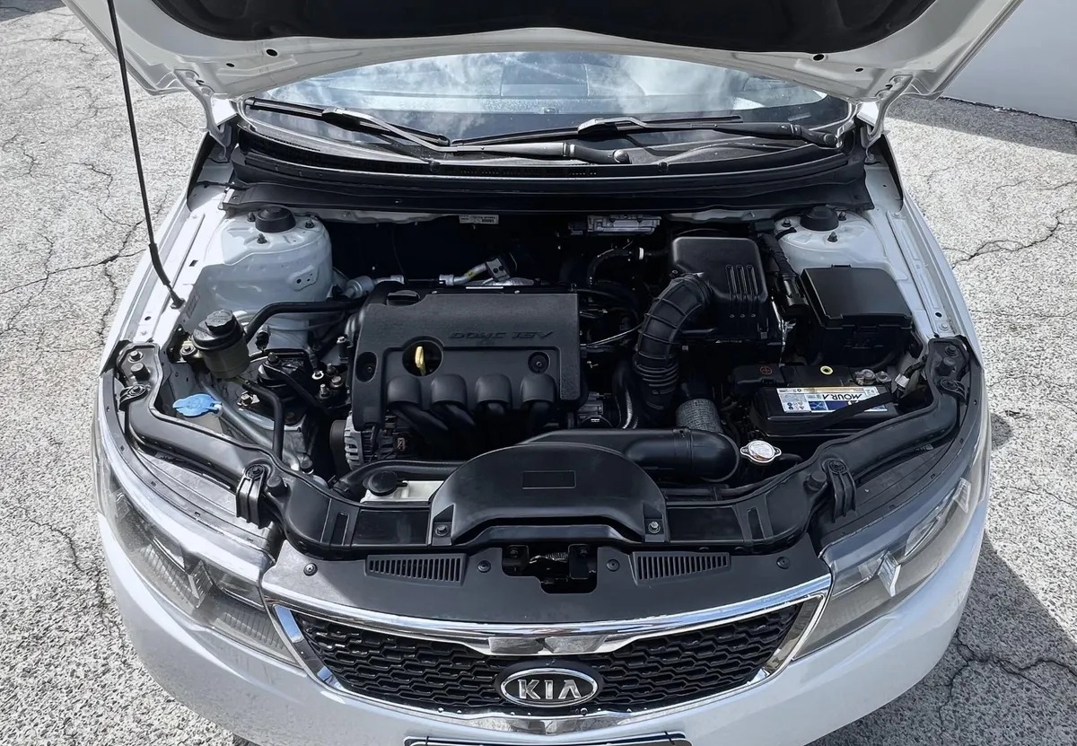 KIA CERATO 1.6 SX3 16V GASOLINA 4P AUTOMÁTICO 2012