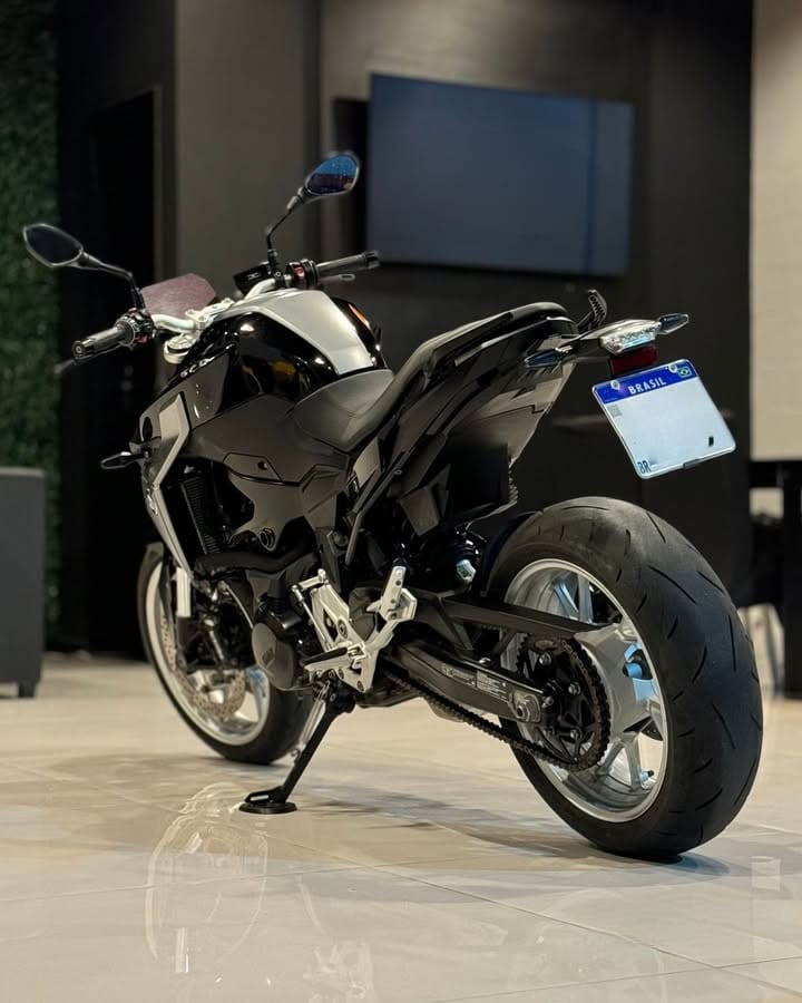 BMW – F900R 2023 Preto