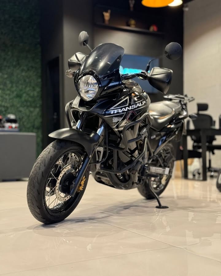 HONDA – TRANSALP 2011 Preta