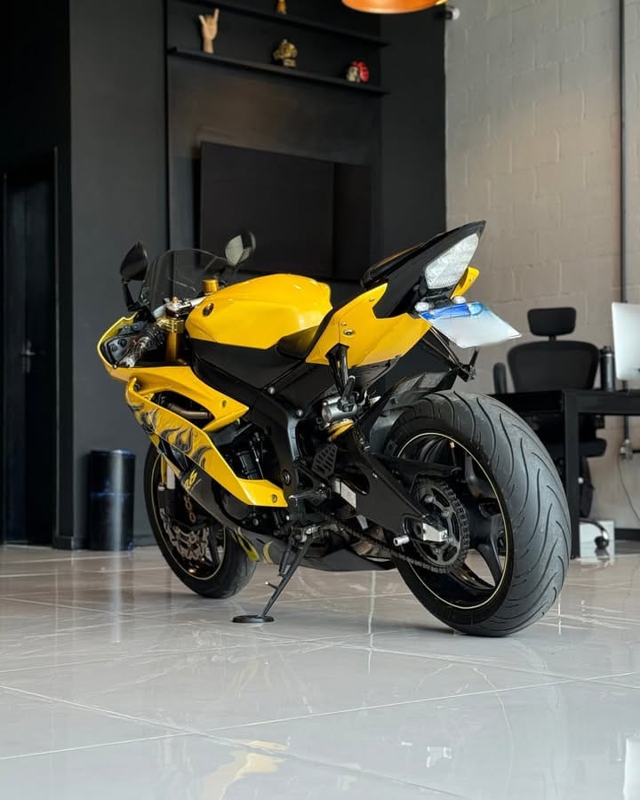 YAMAHA – R6 2008